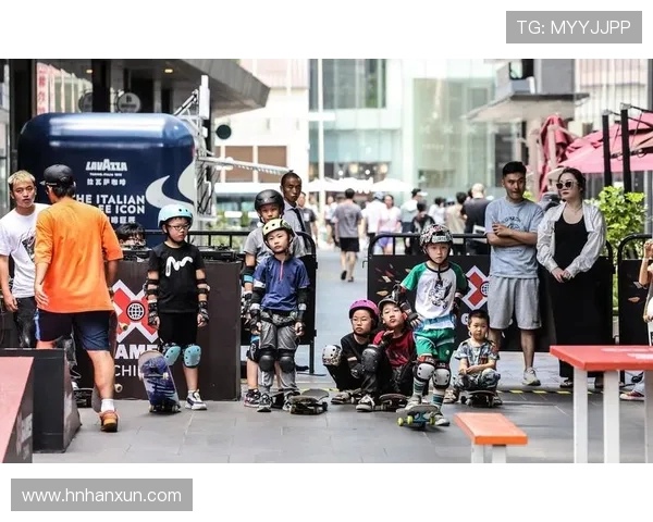 深圳滑板队在极限运动会中的速度表现评析与精彩瞬间回顾